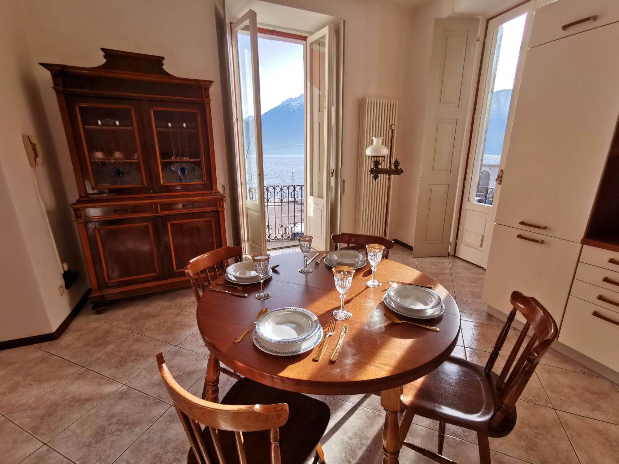 Elegant Historic Large House On Lake Como Διαμέρισμα Gravedona Δωμάτιο φωτογραφία